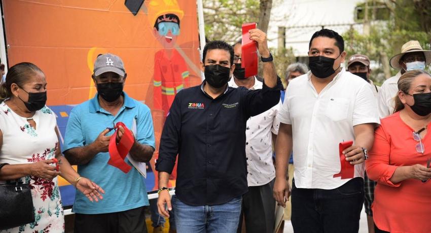 Presidente Jorge Sánchez Allec inaugura pavimentación de calle en delegación  Los Almendros