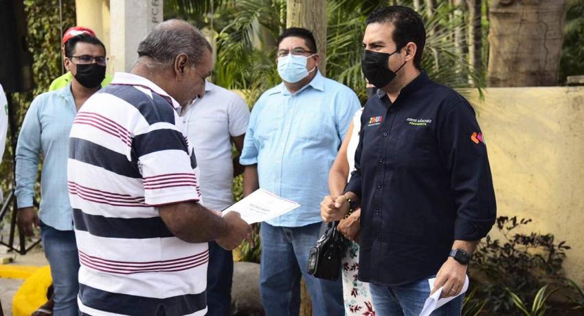 Presidente Jorge Sánchez Allec inaugura pavimentación de calle en delegación  Los Almendros