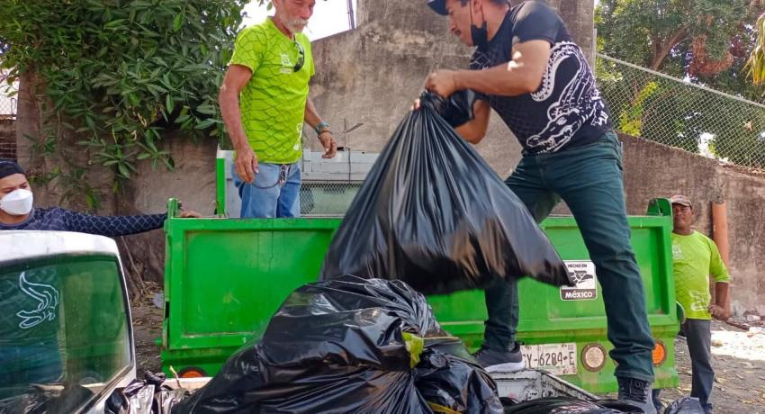 Servicios Públicos continúa con los trabajos de limpieza en bulevares.