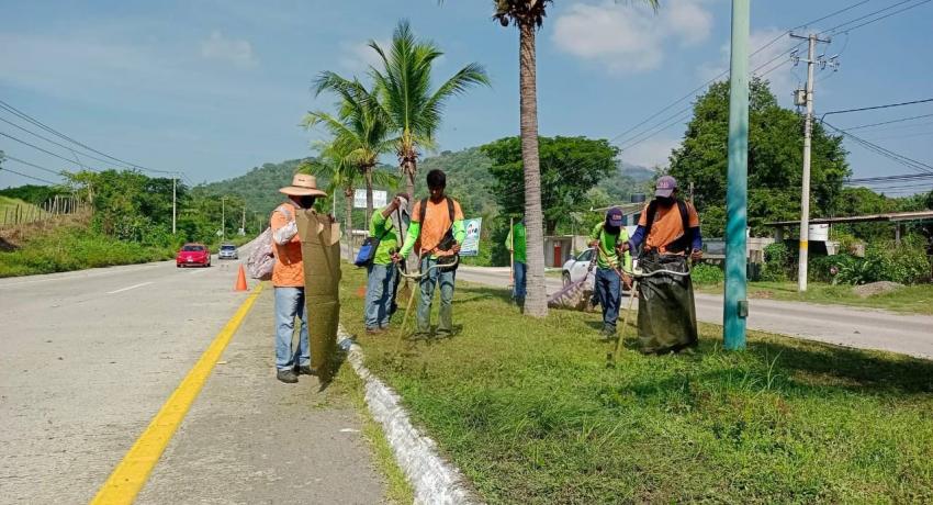 Servicios Públicos continúa con los trabajos de limpieza en bulevares.