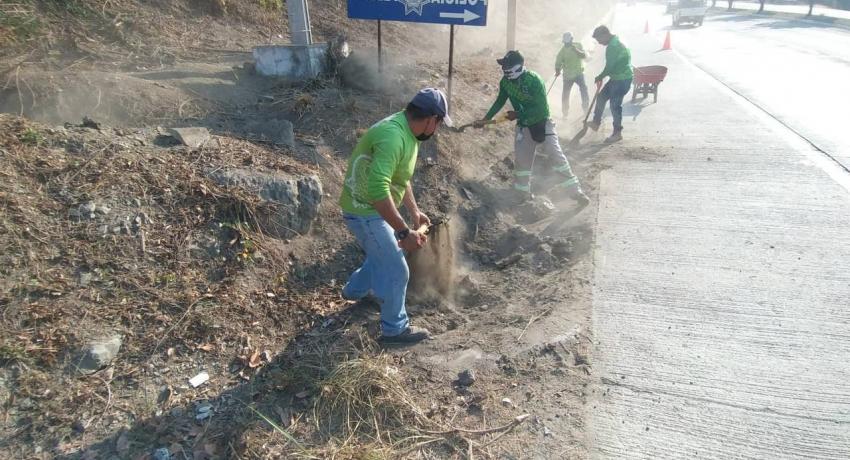 Servicios Públicos continúa con los trabajos de limpieza en bulevares.