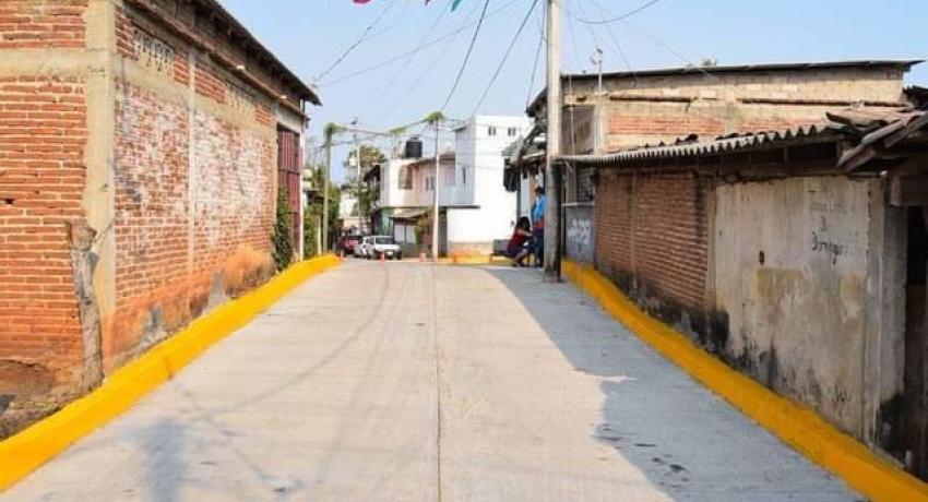 Colonia Morelos de El Coacoyul estrena calle entregada por el presidente Jorge Sánchez Allec