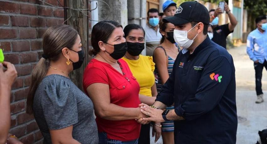 Colonia Morelos de El Coacoyul estrena calle entregada por el presidente Jorge Sánchez Allec