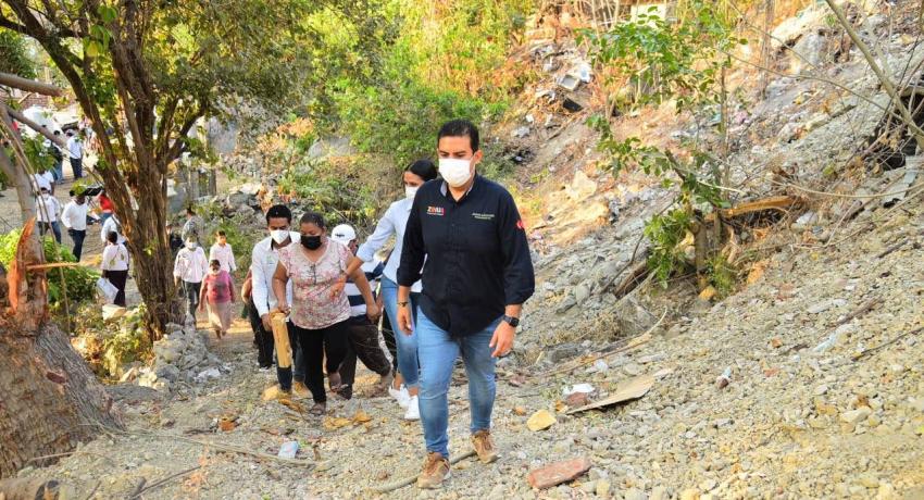 Presidente Jorge Sánchez Allec arranca pavimentación de calle en la colonia Silverio Valle