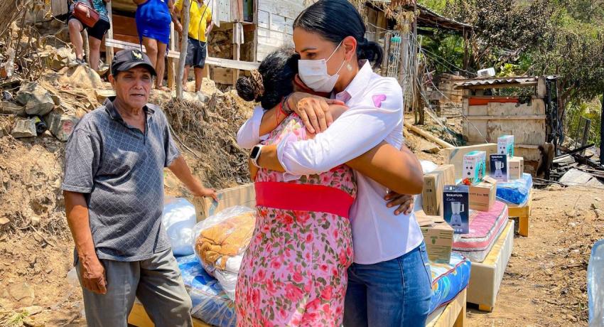 DIF brinda apoyo a familia de damnificados en la colonia Chula Vista.