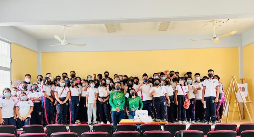 Servicios Públicos imparte pláticas a comunidad estudiantil sobre reciclaje