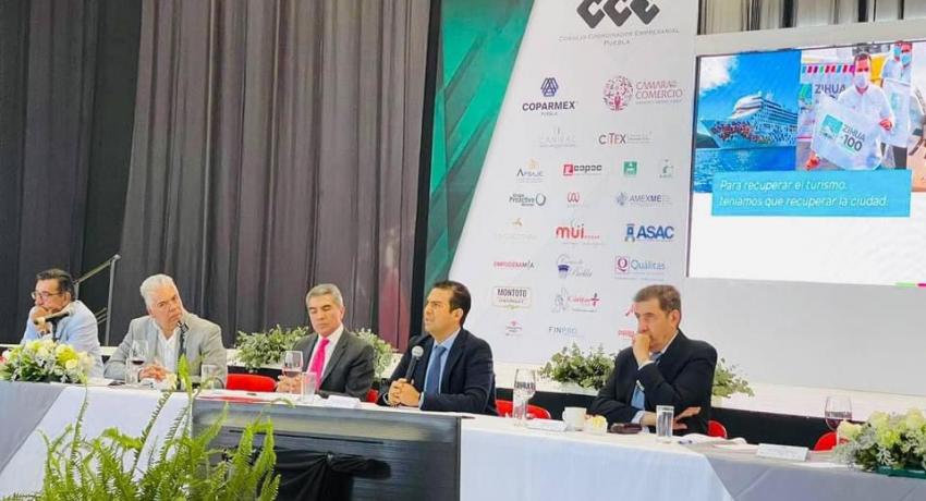 Jorge Sánchez presenta ante empresarios de Puebla a Ixtapa Zihuatanejo como un destino turístico ideal para la inversión. 