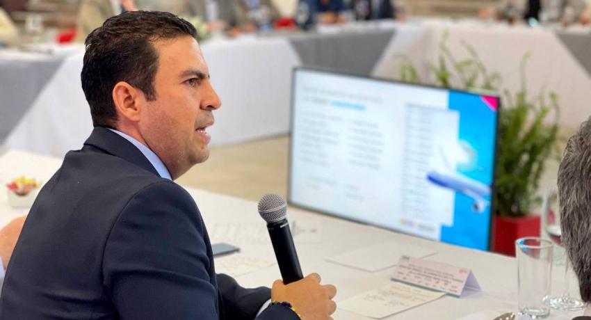 Jorge Sánchez presenta ante empresarios de Puebla a Ixtapa Zihuatanejo como un destino turístico ideal para la inversión. 
