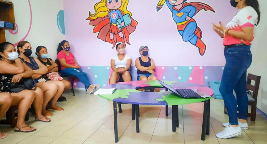 DIF Zihuatanejo imparte platicas de alimentación saludable a padres de familia de las guarderías a su cargo