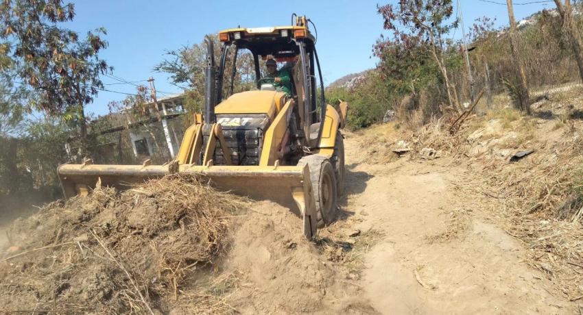 Con limpieza de canales, Servicios Públicos previene problemas en temporada de lluvias