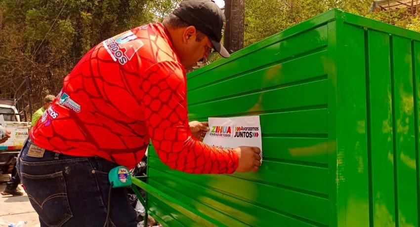 Servicios Públicos mantiene una ciudad limpia con la colocación de contenedores de basura 