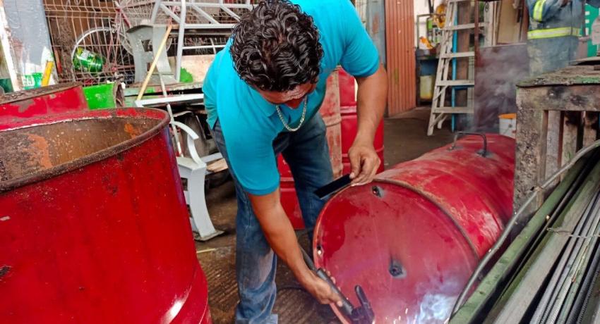 Servicios Públicos mantiene una ciudad limpia con la colocación de contenedores de basura 