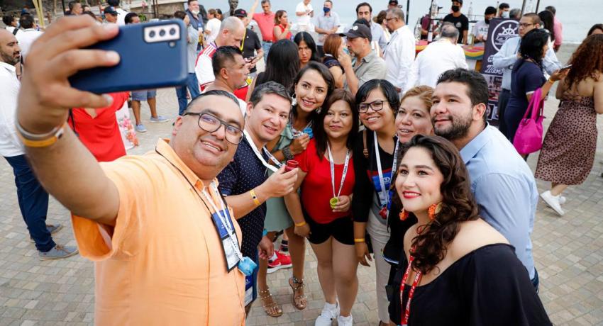 Agentes de viaje llegan a Zihua y lo promocionarán. 