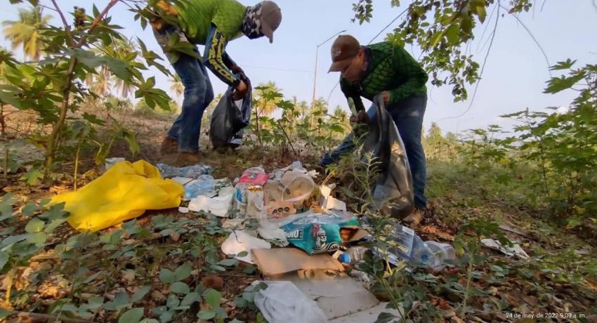 Servicios Públicos limpia boulevard al Aeropuerto y elimina 10 basureros clandestinos