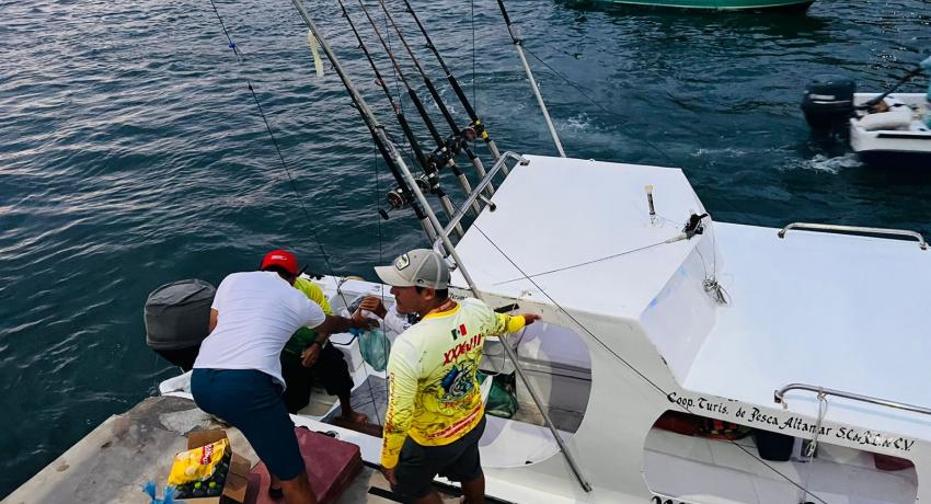 Con éxito se desarrolló torneo de pesca, La Gran Calentona en Zihua. 