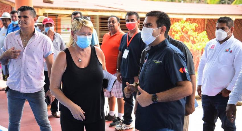 Presidente Jorge Sánchez Allec entrega cancha techada de escuela primaria Redención Tropical