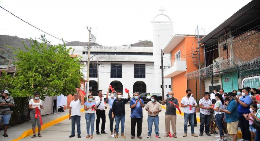Presidente Jorge Sánchez Allec inaugura pavimentación de calle Thalía de colonia El Embalse