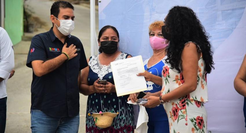 Presidente Jorge Sánchez Allec entrega electrificación e inicia nueva obra en Lomas del Riscal