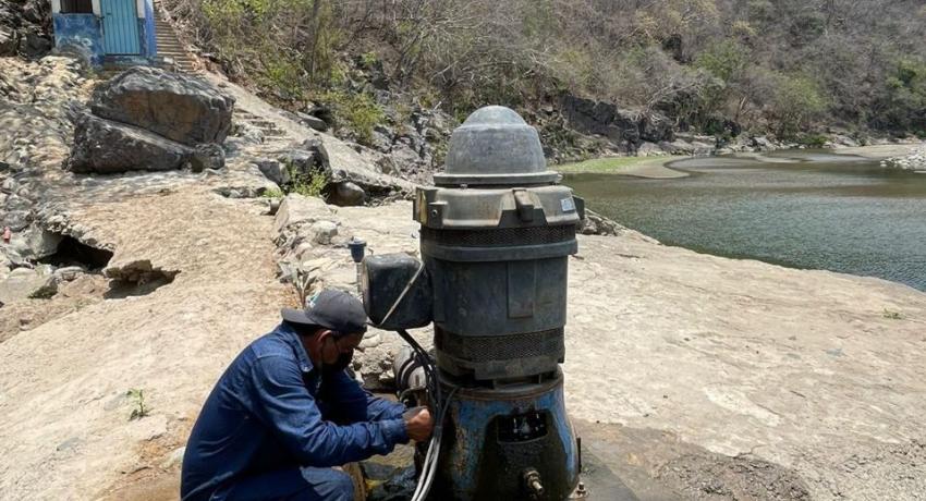 Gobierno de Zihuatanejo mejora el servicio de agua potable en diferentes comunidades