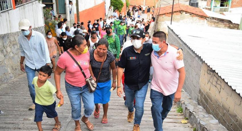 Presidente Jorge Sánchez Allec entrega nueva calle pavimentada en colonia Vicente Guerrero