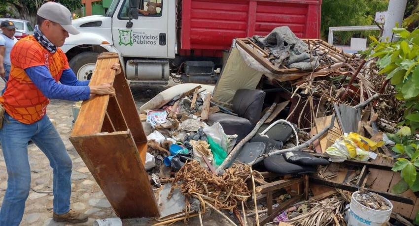 Servicios Públicos recolecta más de 60 toneladas de cacharros en diferentes colonias