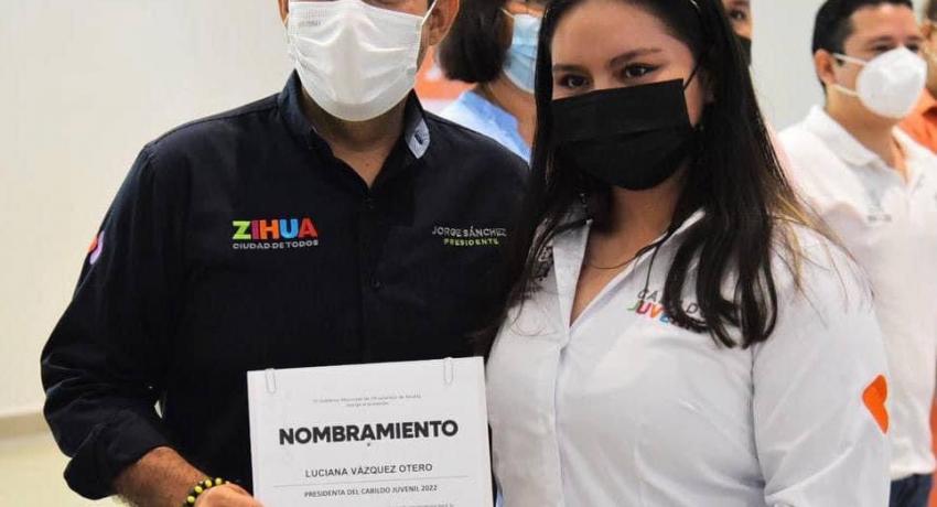 Presidente Jorge Sánchez Allec toma protesta a integrantes del Cabildo Juvenil 2022