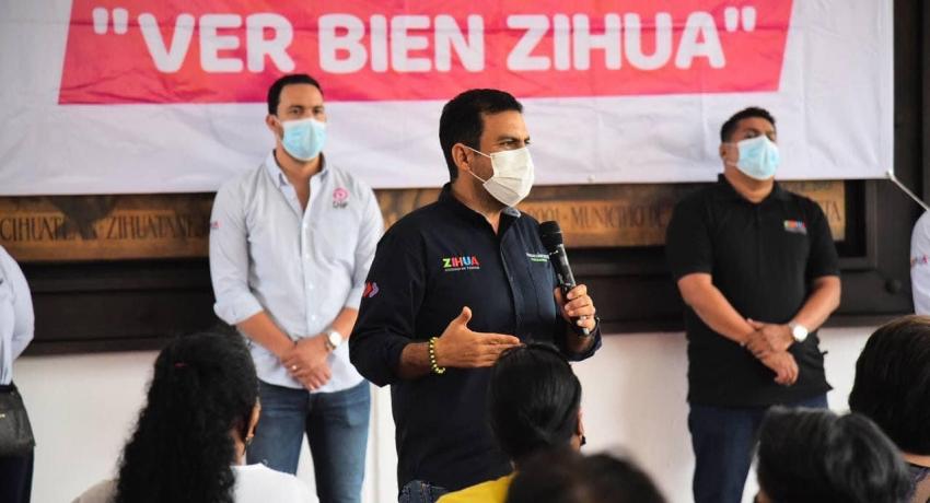 DIF Zihuatanejo entrega lentes graduados de forma gratuita.