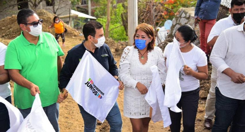 Alcalde Jorge Sánchez Allec entrega sistema de agua potable e inicia pavimentación en Altamira