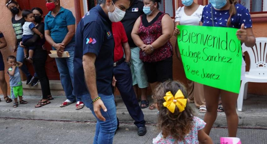 Presidente Jorge Sánchez arranca pavimentación de andador en colonia Salvador Espino