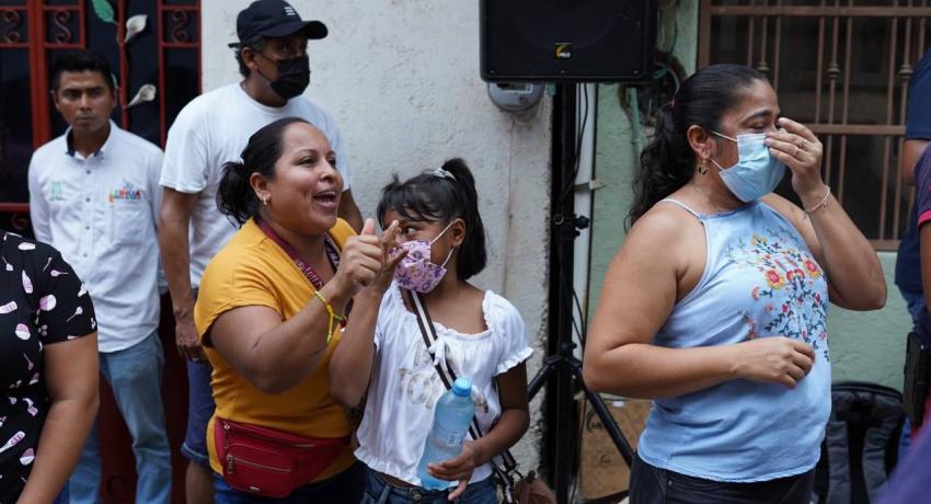 Presidente Jorge Sánchez arranca pavimentación de andador en colonia Salvador Espino