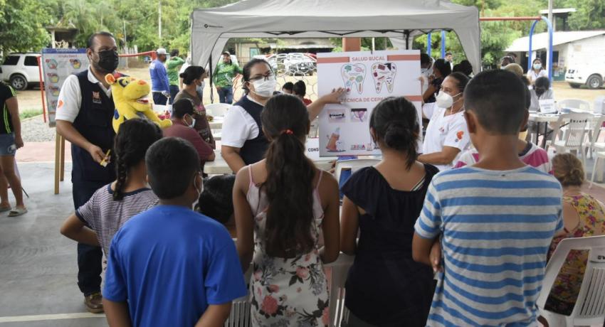 Gobierno de Zihuatanejo lleva Brigada Médico Asistencial a El Calabazalito 
