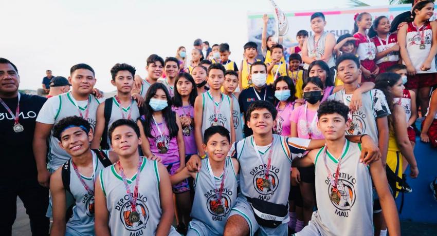 Presidente Jorge Sánchez asistió a premiación de finales de Torneo de Basquetbol municipal  