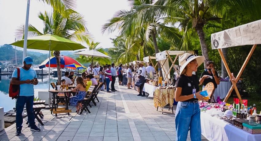 Presidente Jorge Sánchez asiste a Festival Sabor a Mar 