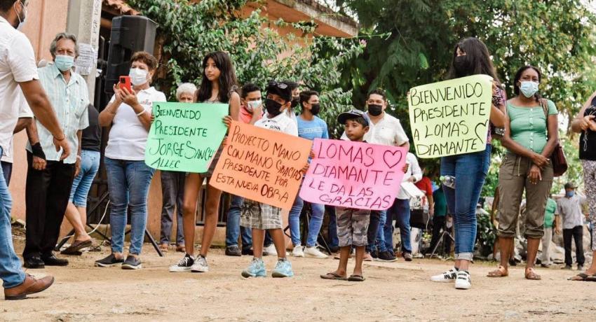 Presidente Jorge Sánchez Allec da banderazo de inicio de pavimentación en colonia Lomas Diamante