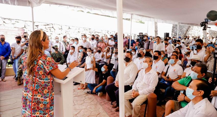 Se concreta entrega de El Partenón al gobierno que encabeza Jorge Sánchez Allec  *El edificio será convertido en centro turístico-cultural,  informa el alcalde de Zihuatanejo  La gobernadora Evelyn Salgado Pineda y el presidente Jorge Sánchez Allec, firma