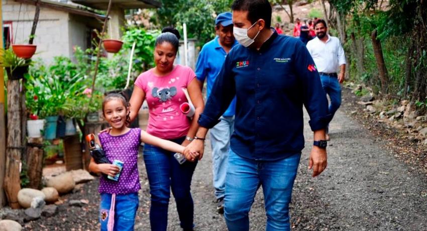 Presidente Jorge Sánchez Allec inaugura red de electrificación en La Salitrera