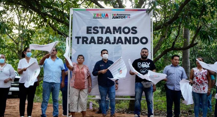 Presidente Jorge Sánchez cumple con inicio de construcción de puente-vado en El Zarco