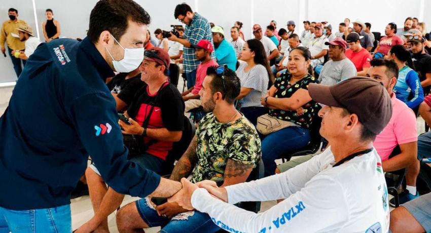 Presidente Jorge Sánchez Allec inaugura curso taller sobre avistamiento de ballenas