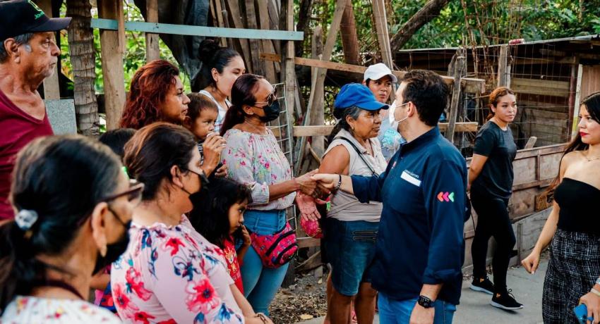 Presidente Jorge Sánchez Allec arranca construcción de andador en la colonia La Joya