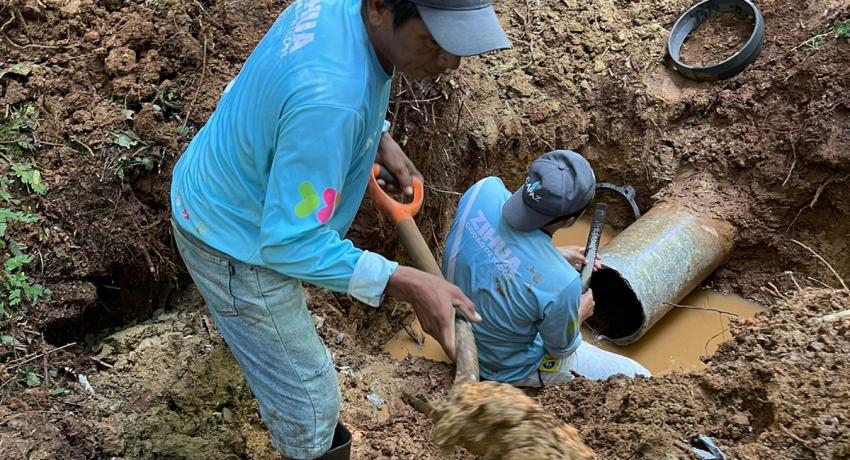 CAPAZ repara línea de conducción principal y reestablece servicio de agua potable