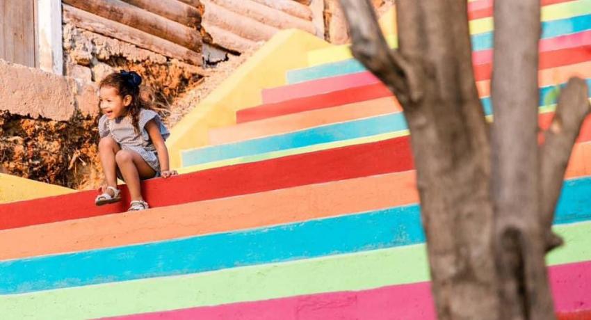 Alcalde Jorge Sánchez Allec entrega andadores construidos en colonia Salvador Espino.