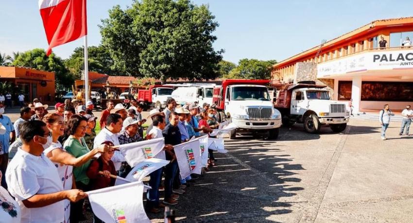 Presidente Jorge Sánchez Allec da inicio a programa de rehabilitación de caminos rurales.