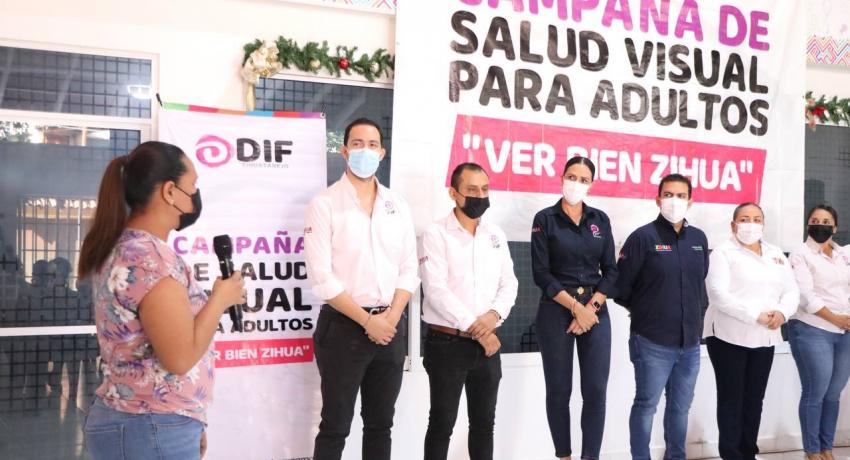 Presidente Jorge Sánchez entrega uniformes y vehículo a DIF Zihuatanejo 