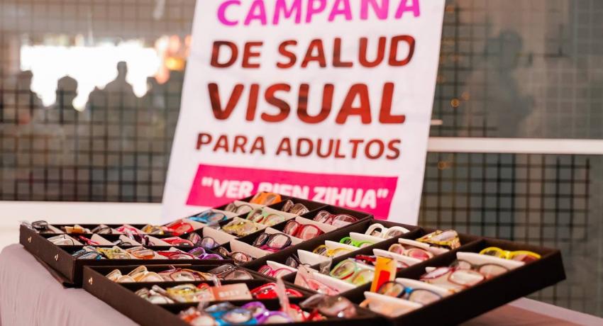 Presidente Jorge Sánchez entrega uniformes y vehículo a DIF Zihuatanejo 