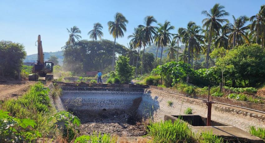 CAPAZ realiza mantenimiento a sistema de saneamiento de La Salitrera.