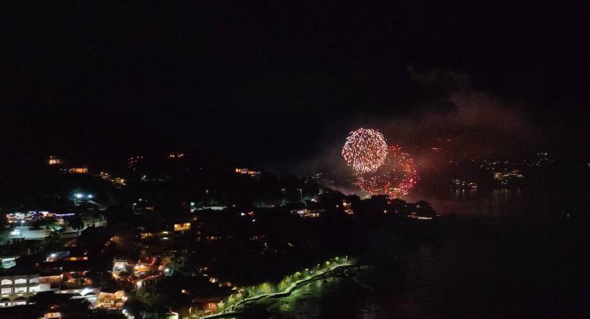 Espectacular Gala de Pirotecnia en Ixtapa Zihuatanejo .