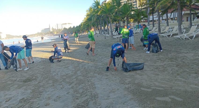 Servicios Públicos inicia el año redoblando esfuerzos en la limpieza de playas y otros puntos de la ciudad. *Se realizó un trabajo especial por la Gala de Pirotecnia 