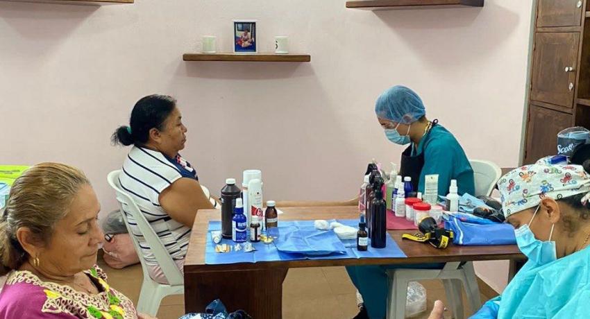 DIF Zihuatanejo realizó campaña de Podología 