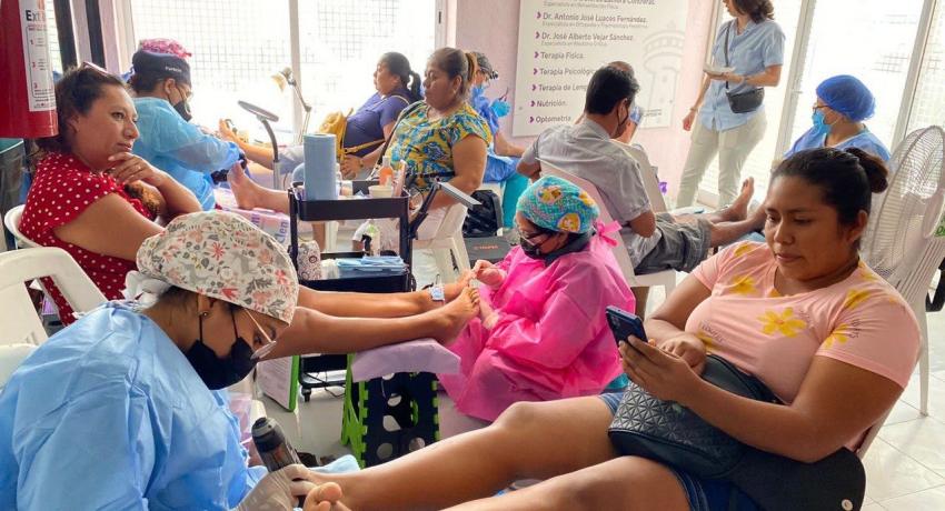 DIF Zihuatanejo realizó campaña de Podología 