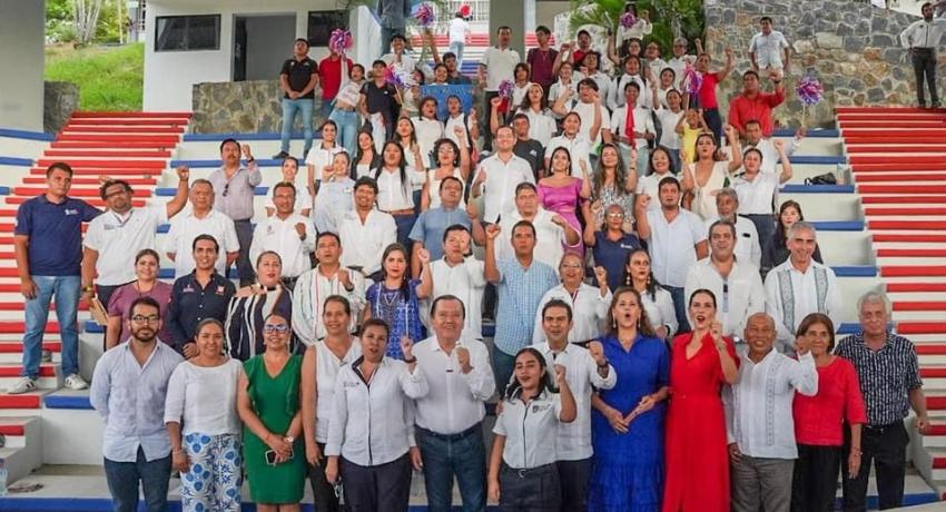 Rector de la UAGro Javier Saldaña y alcalde Jorge Sánchez inauguran obra en Escuela Superior de Turismo y Preparatoria 13